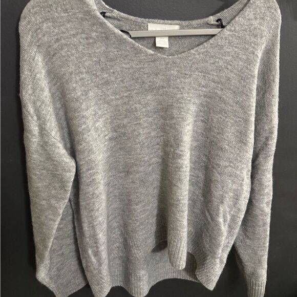 H&M Vneck Wide Collar Sweater Size Small Grey - Picture 2 of 6